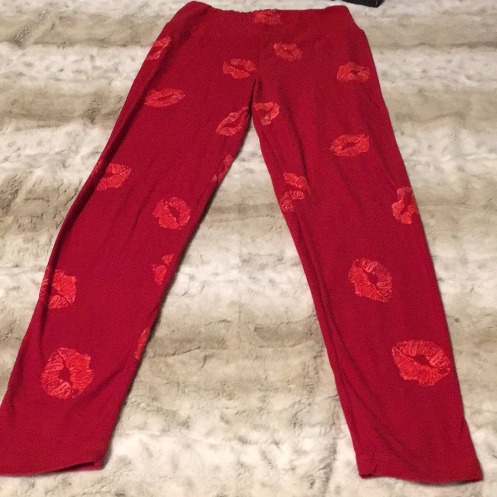 LuLaRoe Valentines Day One Size Leggings